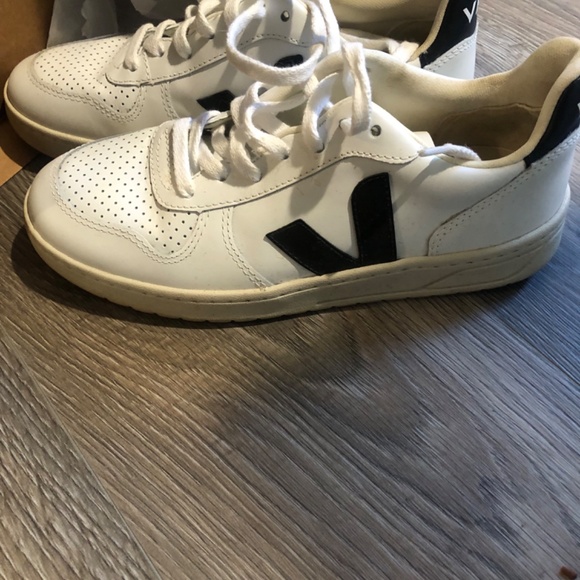 Veja - Picture 2 of 3